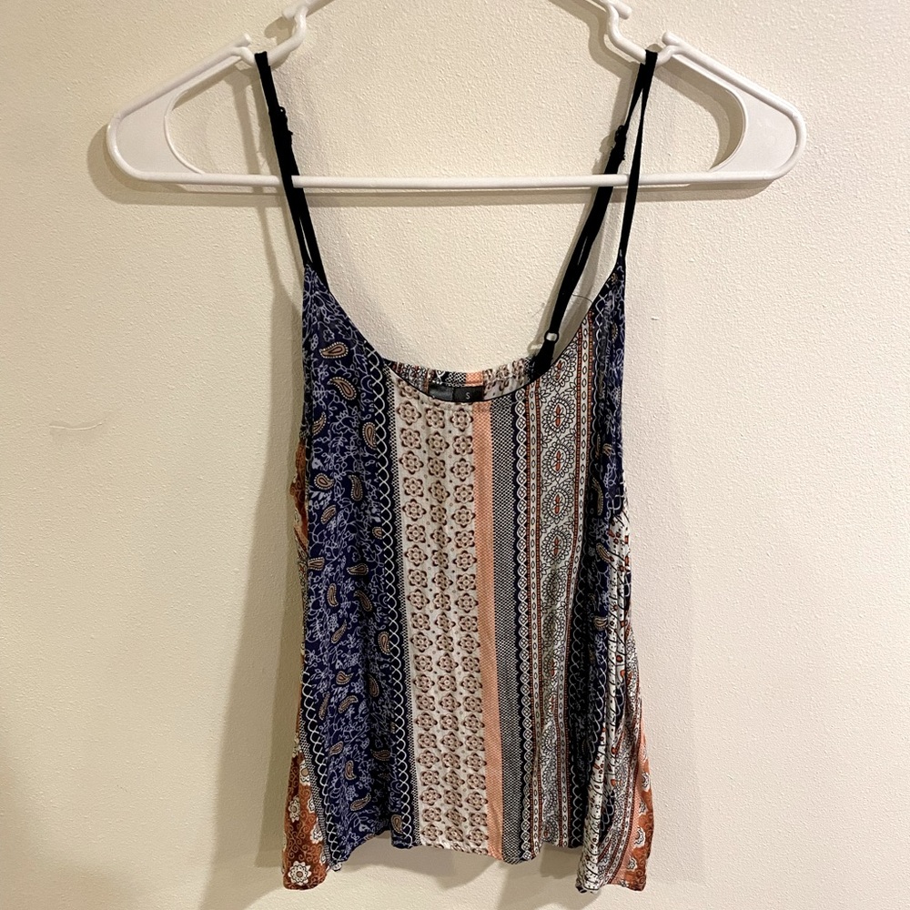 Dainty cropped tank top. Size small.